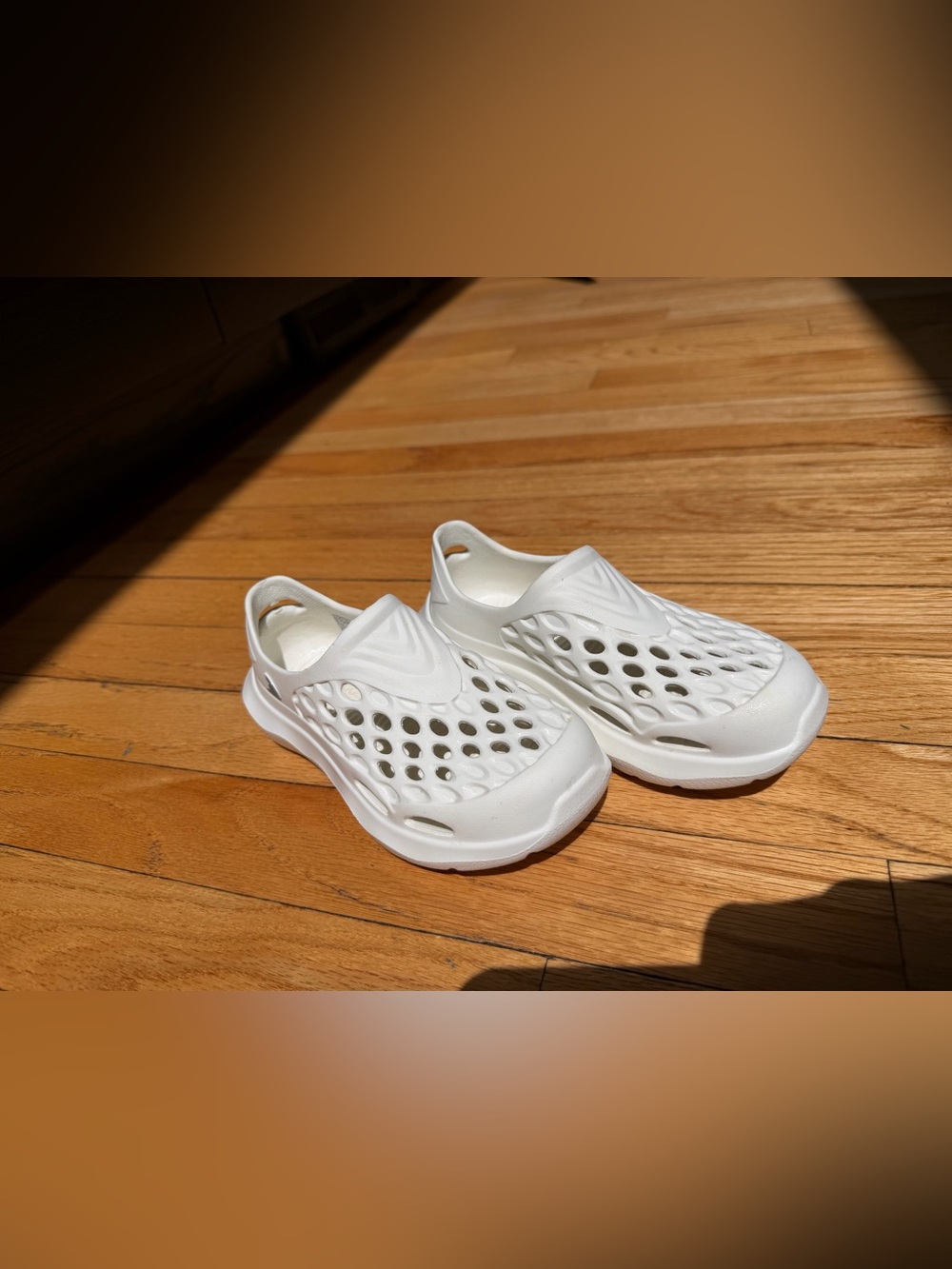Never worn no tags Kids Breathable White Slip-On Water Sandals